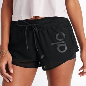 ALO yoga. NWT Ambience Shorts. Size S. Black